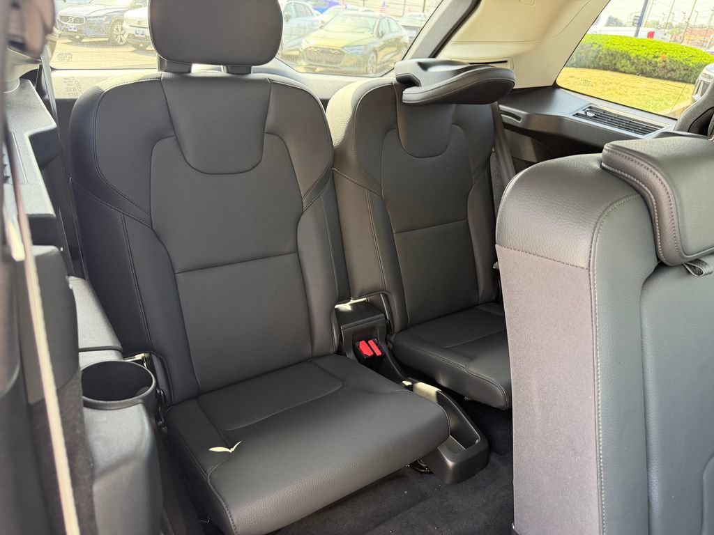 Certified 2025 Volvo XC90 T8 Plus AWD/4WD image 19