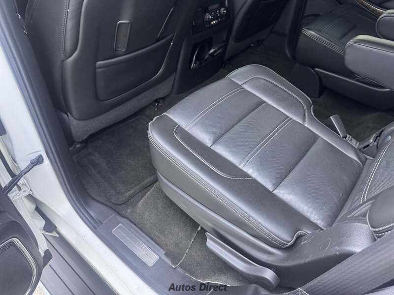 Used 2015 GMC Yukon Denali w/ Premium Package AWD/4WD image 33