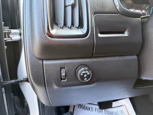 Used 2015 Chevrolet Colorado LT w/ LT Convenience Package RWD image 8
