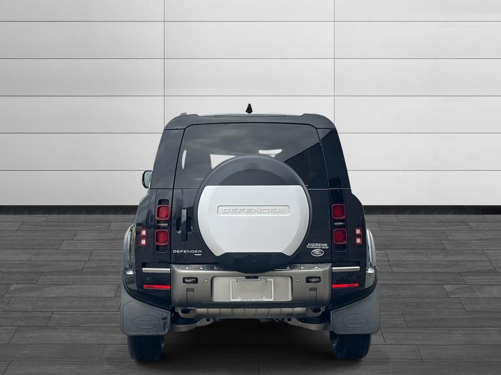 Used 2021 Land Rover Defender 110 X-Dynamic HSE image 4