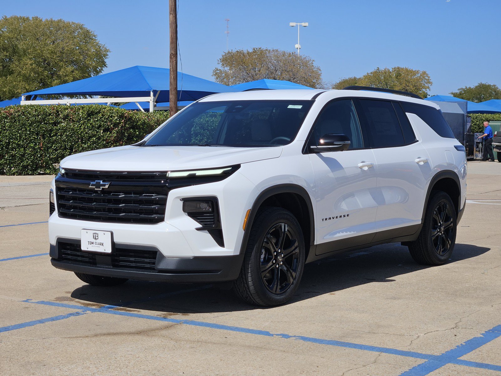 New 2027 Chevrolet Traverse LT w/ Midnight/Sport Edition FWD image 2