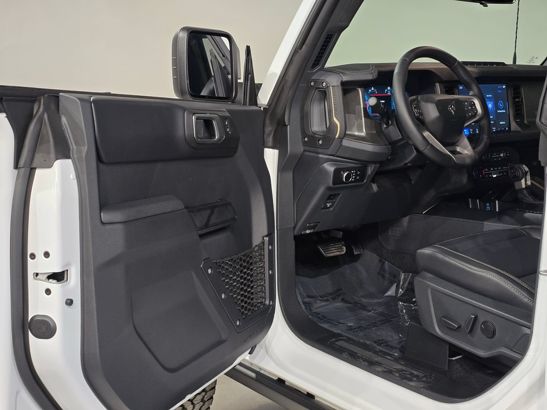New 2025 Ford Bronco Badlands w/ Sasquatch Package AWD/4WD image 16