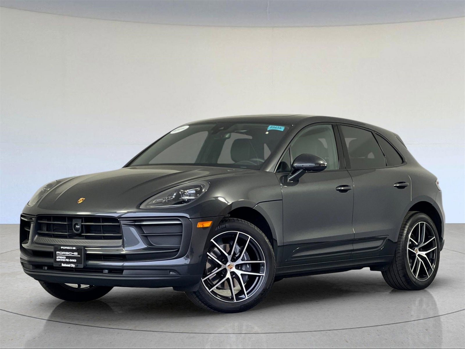 Used 2025 Porsche Macan video 1