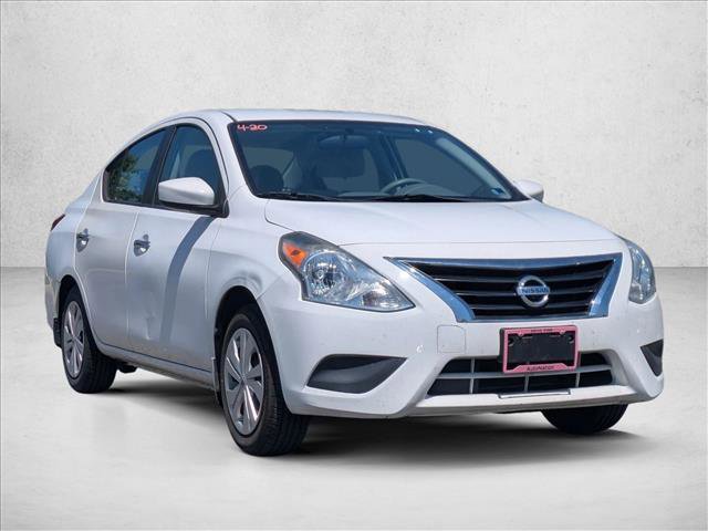 Used 2016 Nissan Versa SV video 3