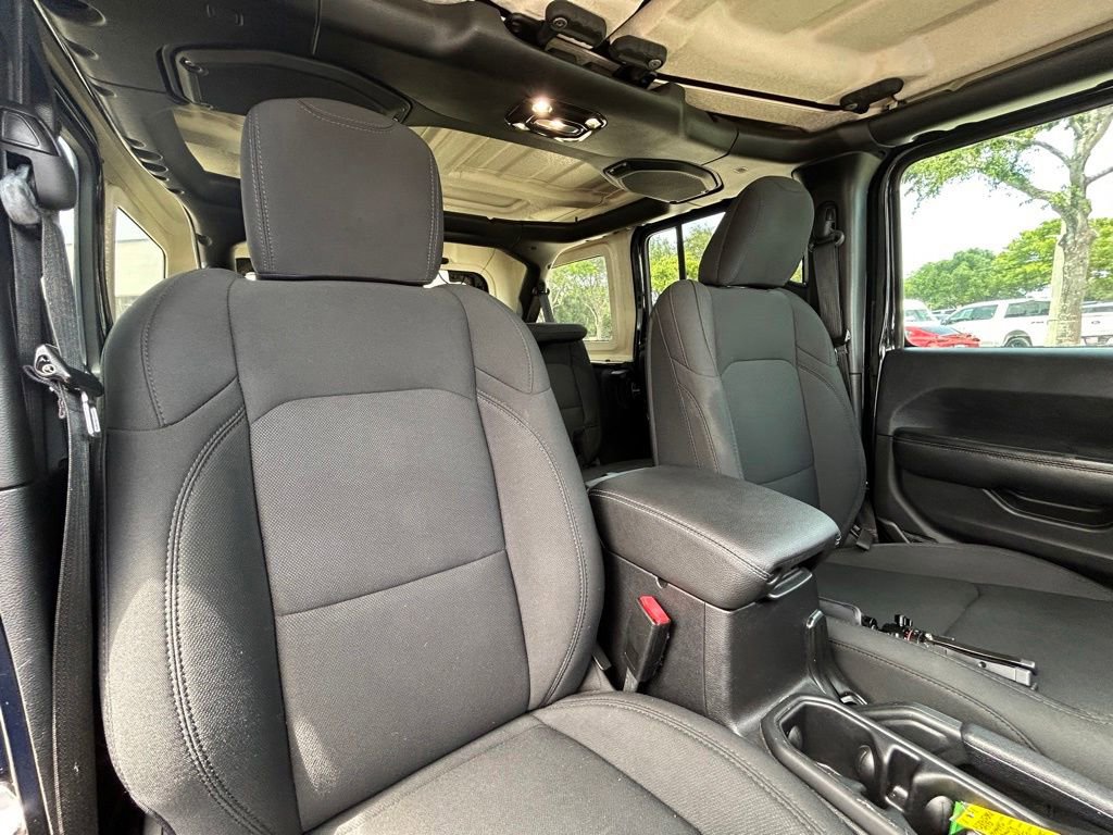 Used 2019 Jeep Wrangler Unlimited Sahara AWD/4WD image 25