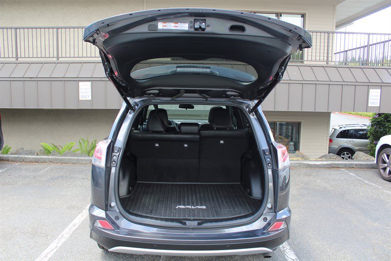 Used 2016 Toyota RAV4 SE w/ Advanced Technology Package AWD/4WD image 23
