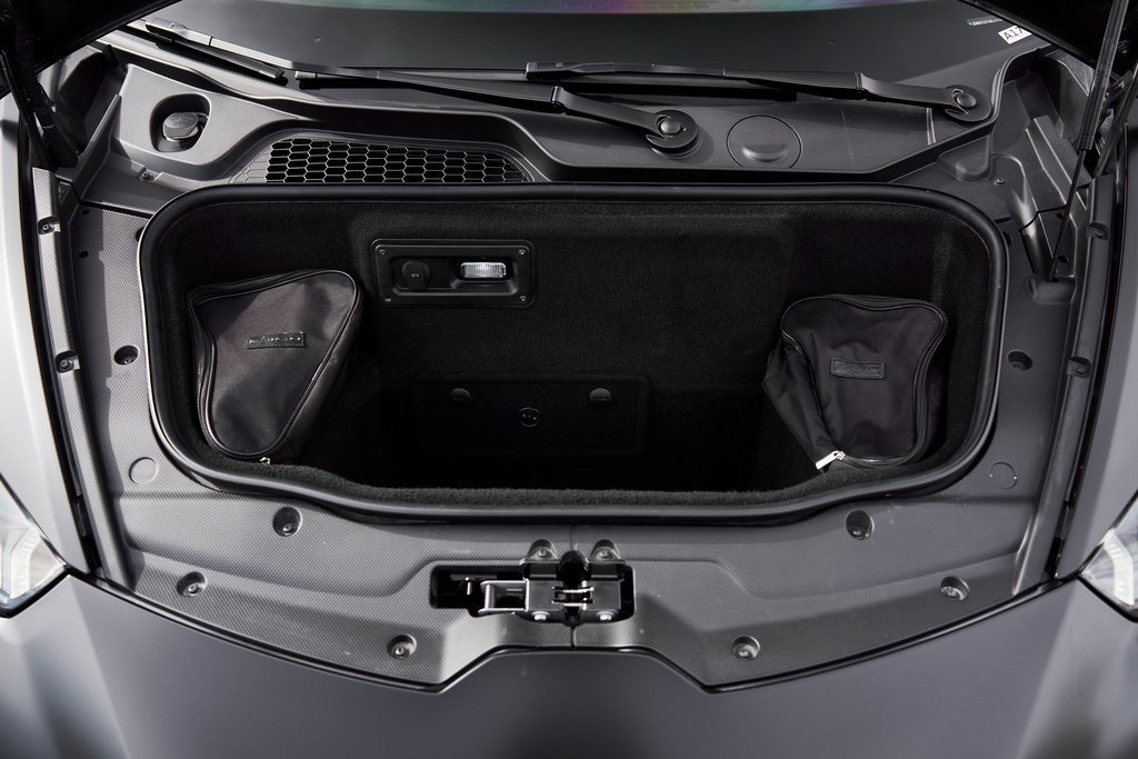 Used 2021 Lamborghini Huracan EVO image 16