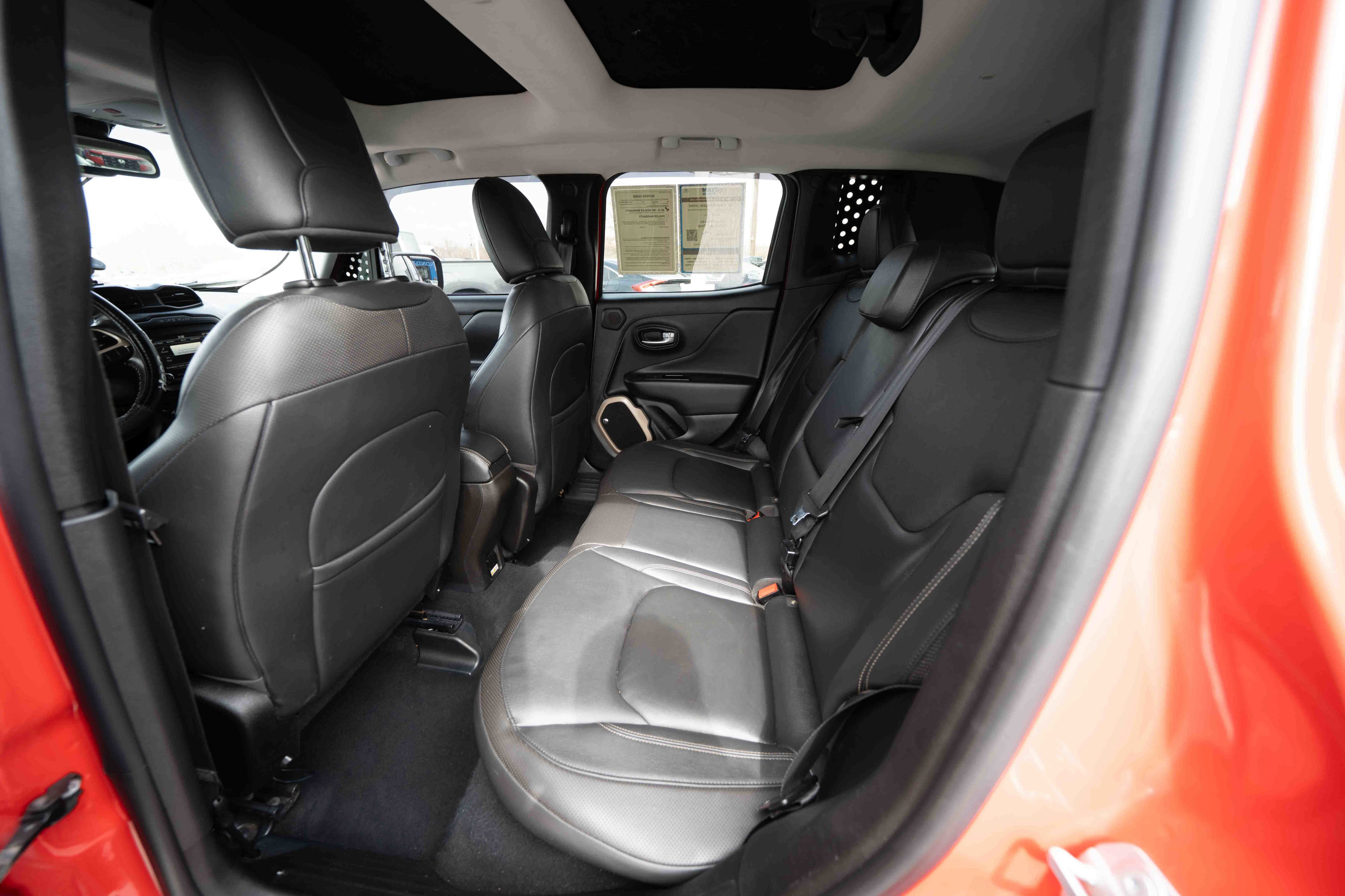 Used 2017 Jeep Renegade Limited image 23