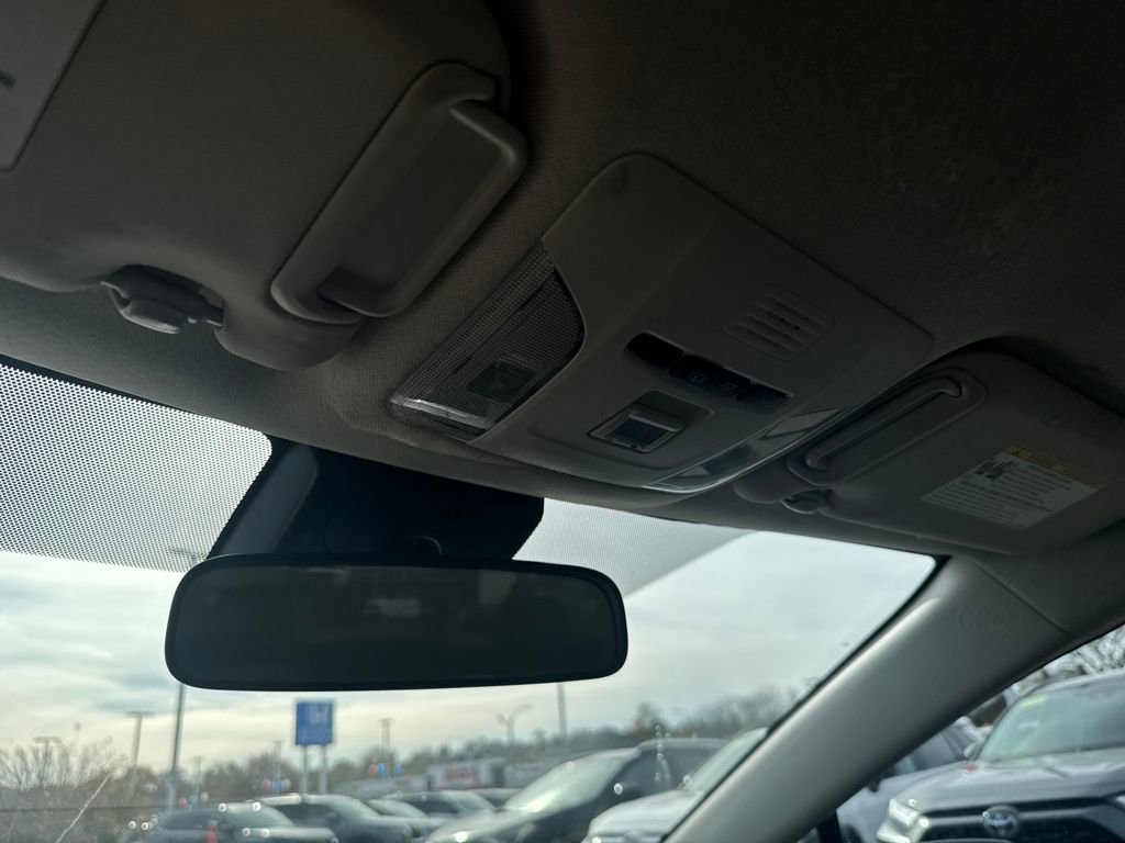 Used 2021 Toyota Corolla LE image 28