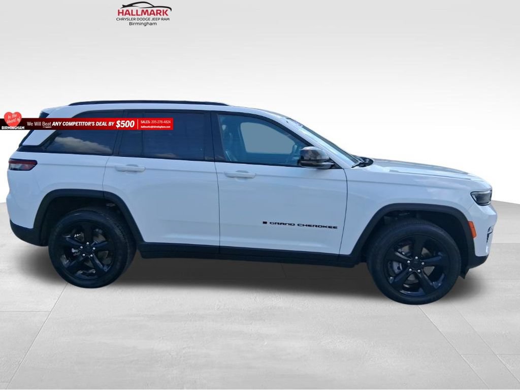 Used 2024 Jeep Grand Cherokee Altitude AWD/4WD image 2
