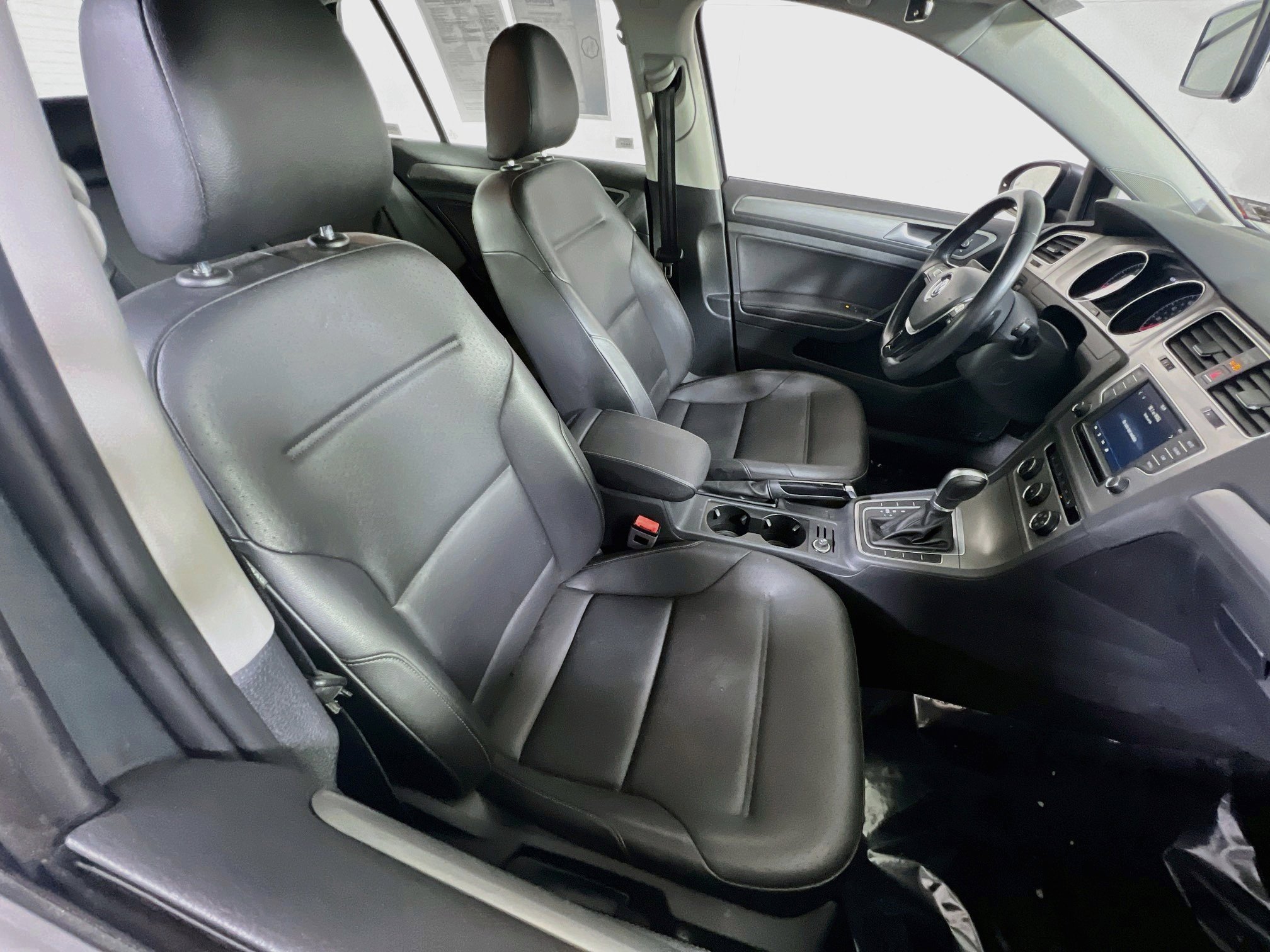 Used 2017 Volkswagen Golf Wolfsburg Edition FWD image 27