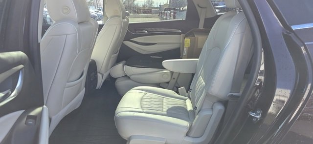 Used 2023 Buick Enclave Avenir w/ Avenir Technology Package image 11