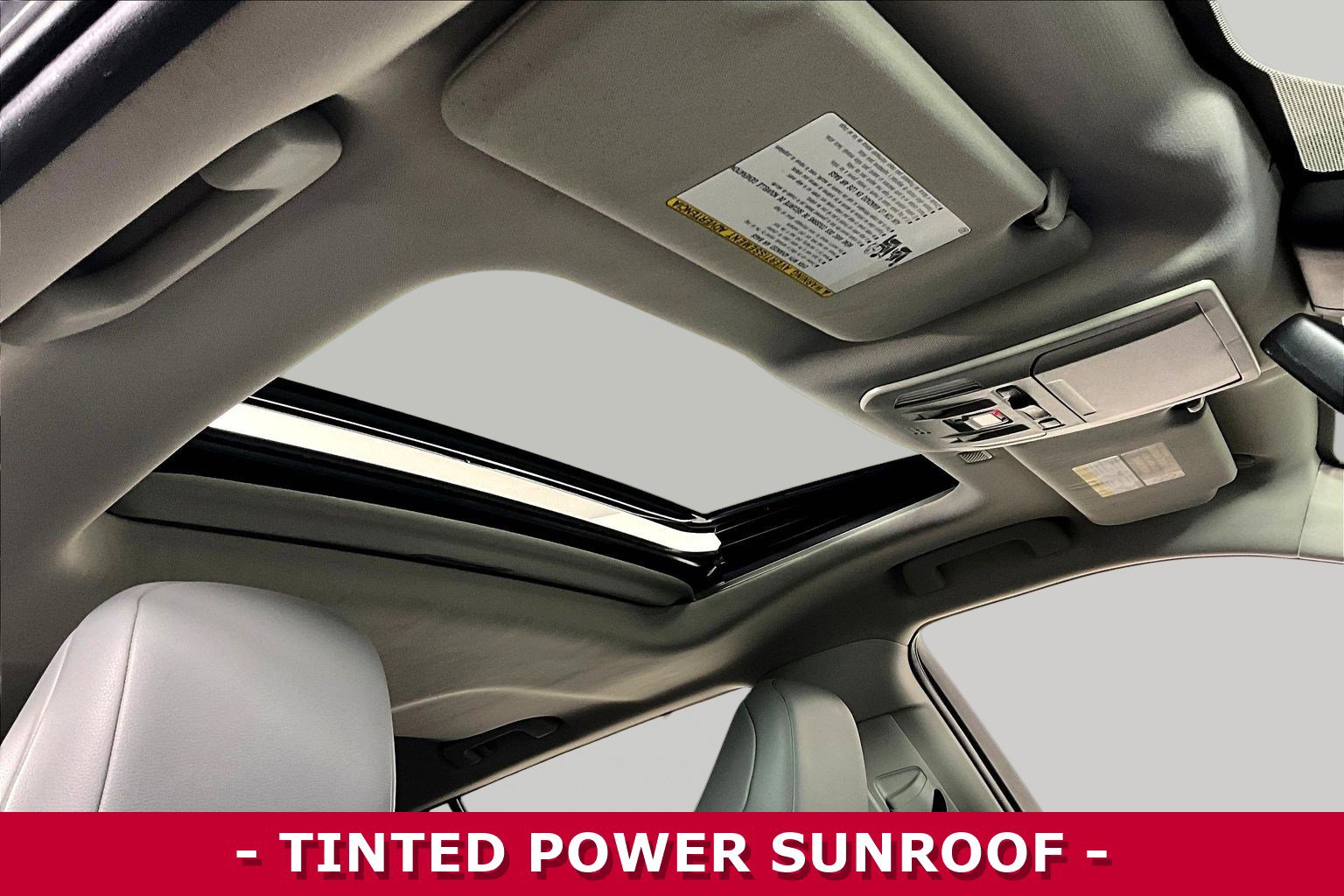 Used 2020 Toyota Highlander XLE image 28