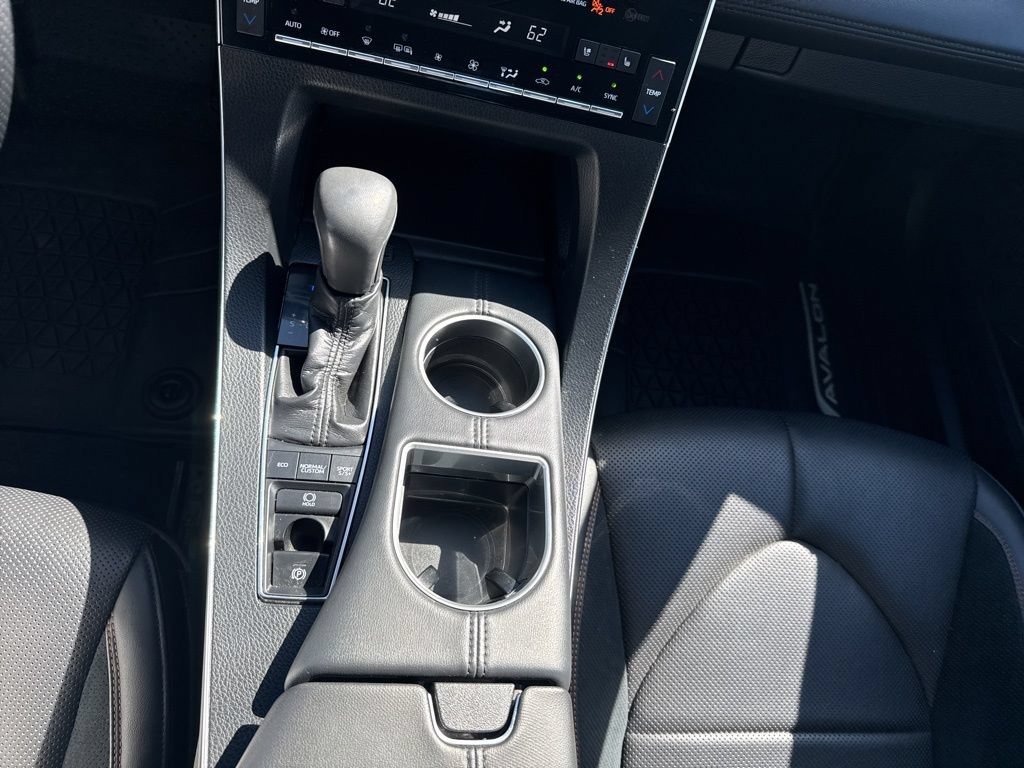Used 2019 Toyota Avalon Touring w/ All Weather Liner Package FWD image 17
