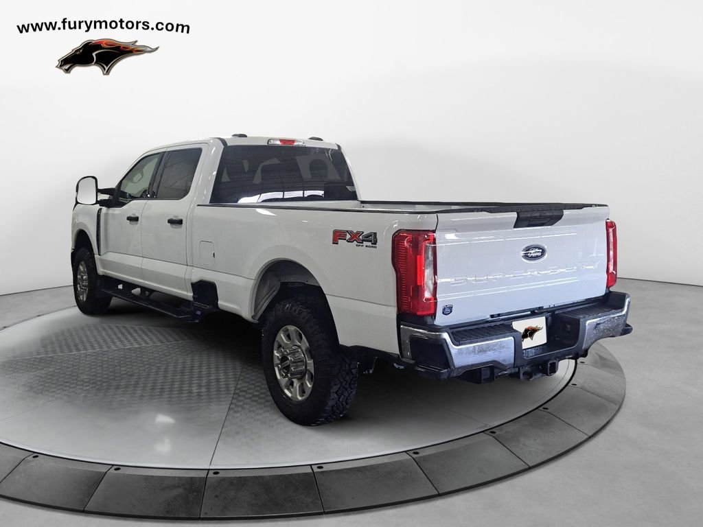 Used 2024 Ford F350 XLT w/ FX4 Off-Road Package image 5