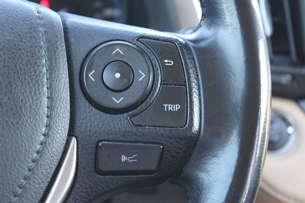 Used 2018 Toyota RAV4 XLE w/ Plus Extra Value Package image 31