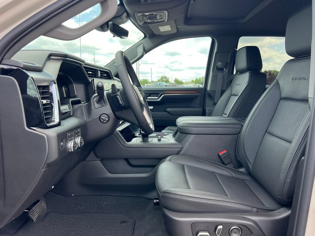 New 2026 GMC Sierra 1500 Denali w/ Denali Reserve Package AWD/4WD image 3