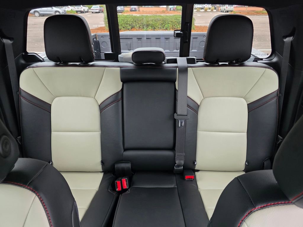 New 2025 Chevrolet Colorado LT w/ LT Convenience Package image 17