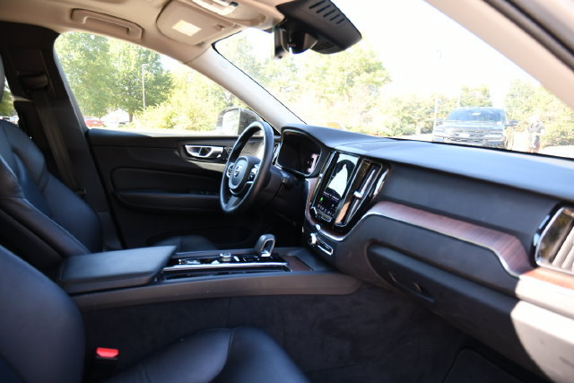 Used 2024 Volvo XC60 B5 Plus w/ Climate Package AWD/4WD image 28