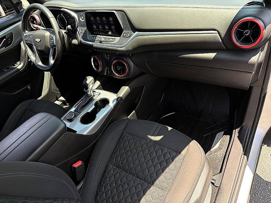 Used 2021 Chevrolet Blazer LT w/ Midnight/Sport Edition FWD image 23