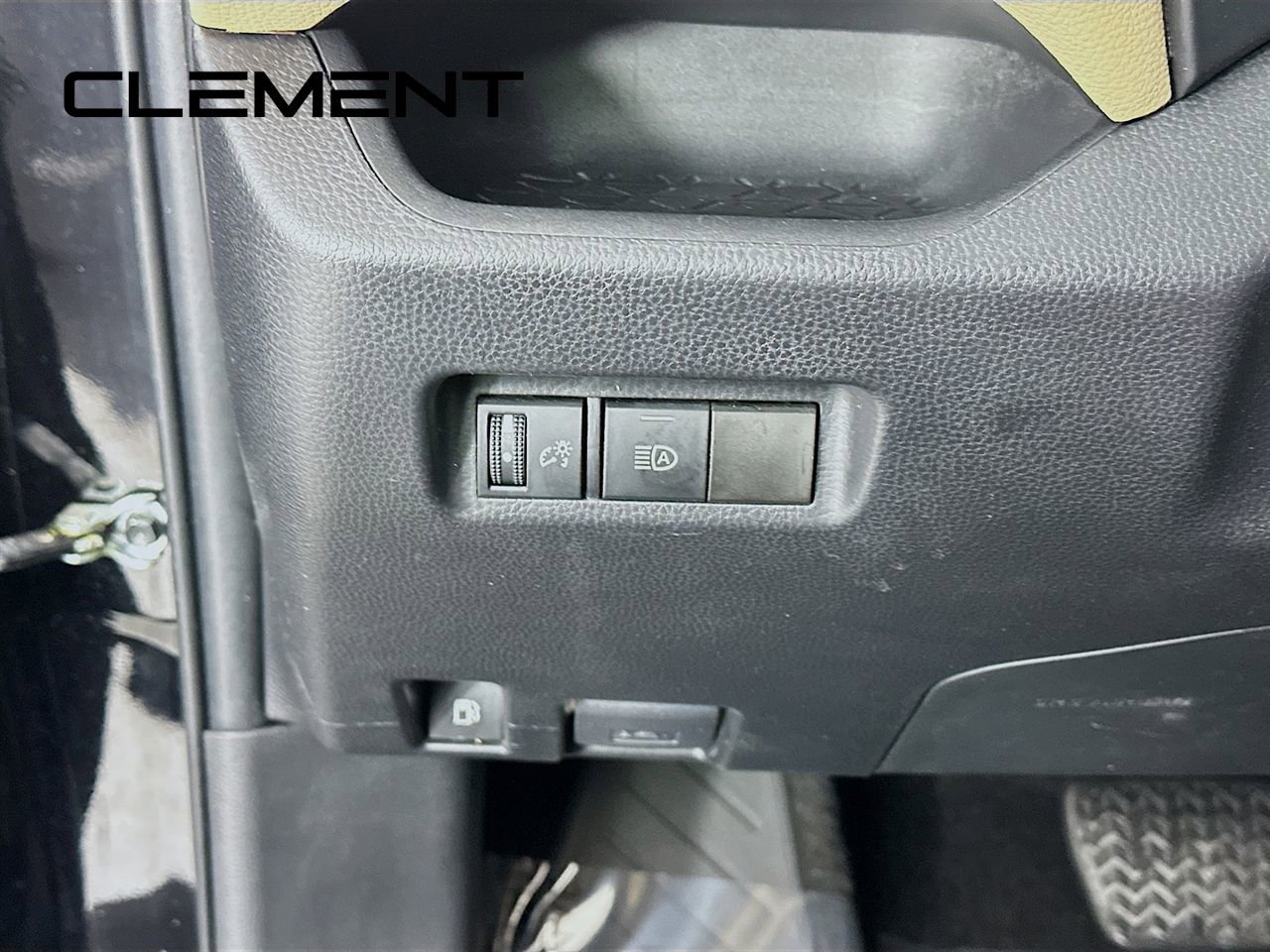 Used 2024 Toyota RAV4 LE image 14