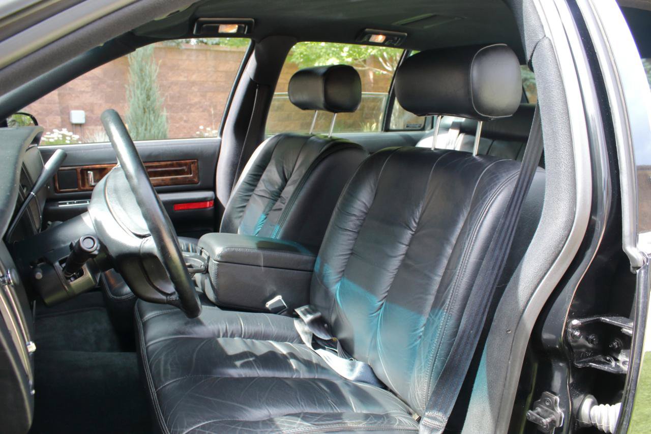 Used 1996 Cadillac Fleetwood Brougham RWD image 8