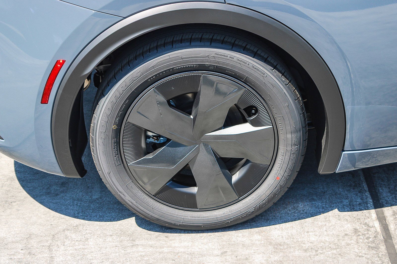 New 2026 Toyota Prius LE FWD image 12