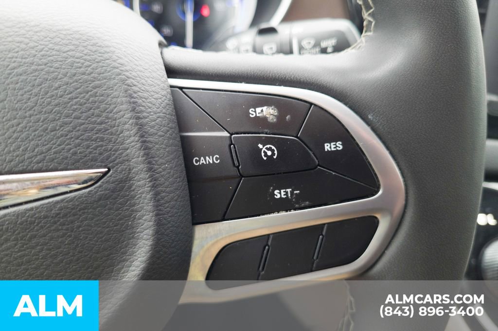 Used 2023 Chrysler Voyager LX image 12