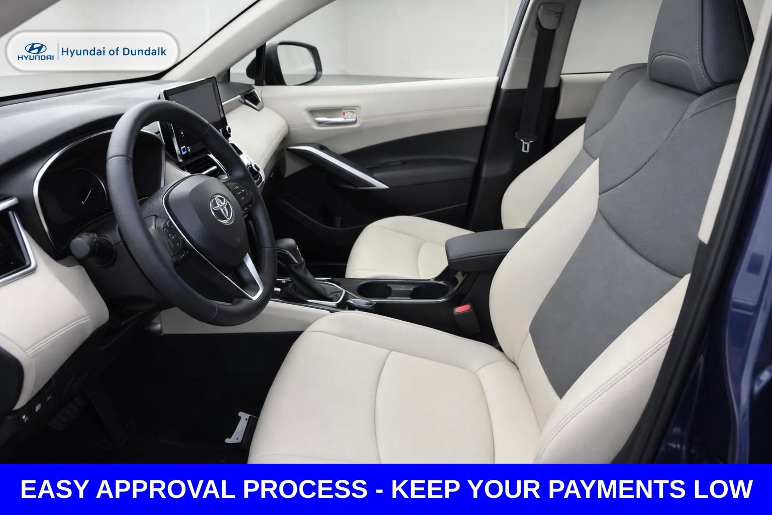 Used 2022 Toyota Corolla Cross XLE w/ Convenience Package FWD image 8