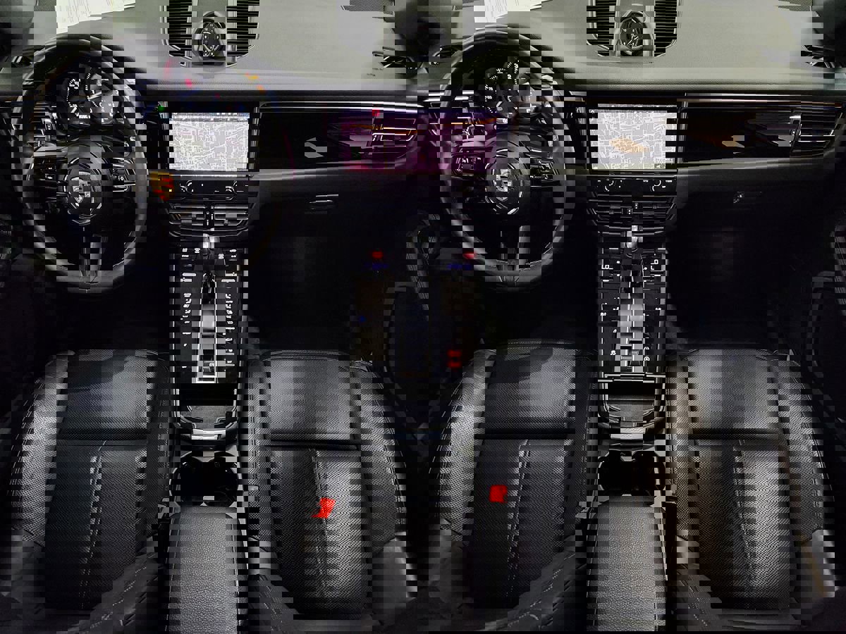 Used 2023 Porsche Macan S image 46