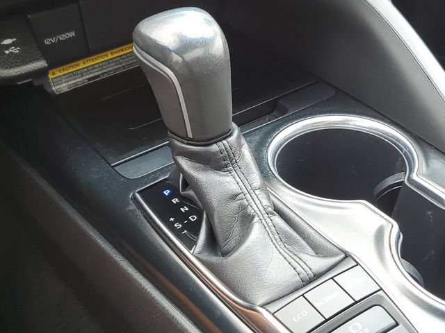 Used 2019 Toyota Camry XSE w/ Navigation Package FWD image 31