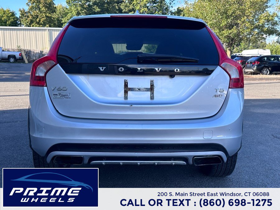 Used 2017 Volvo V60 T5 Cross Country Platinum w/ Climate Package AWD/4WD image 6