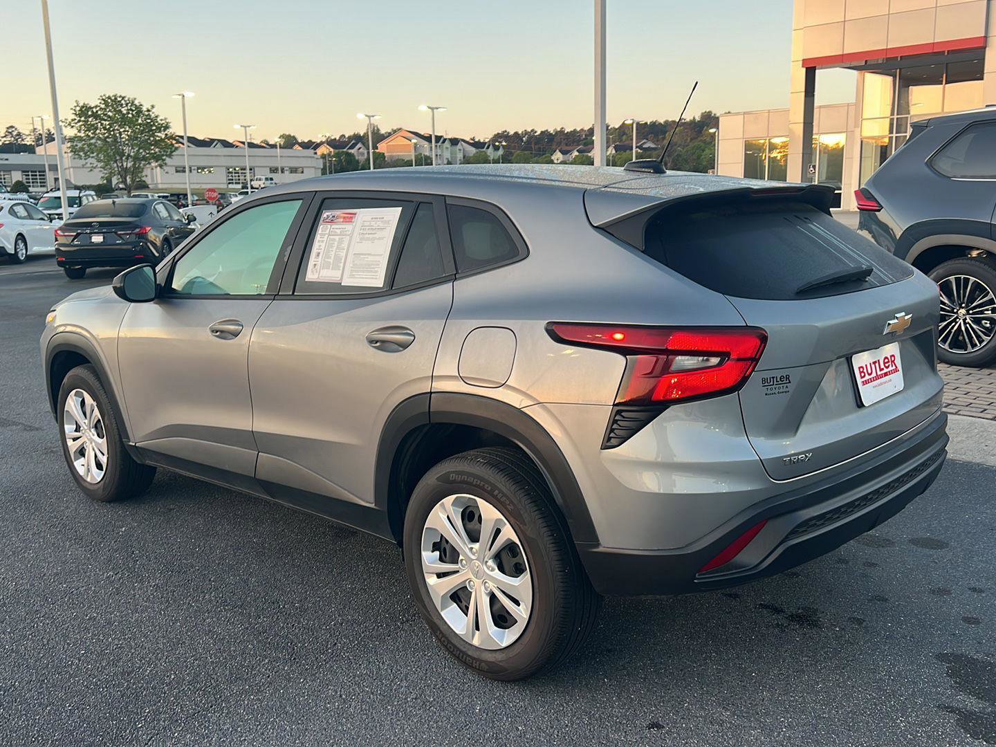 Used 2024 Chevrolet Trax LS image 4