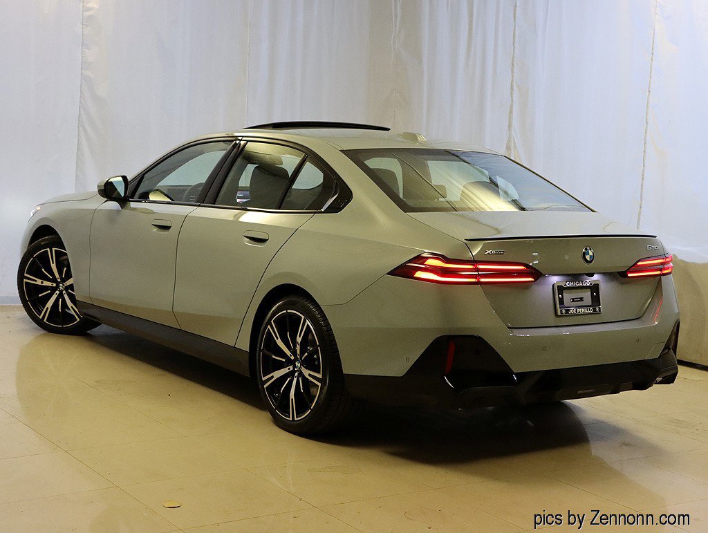 Used 2026 BMW 530i xDrive w/ M Sport Package AWD/4WD image 3