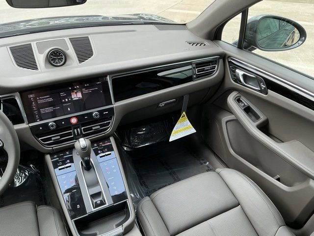 New 2025 Porsche Macan image 16