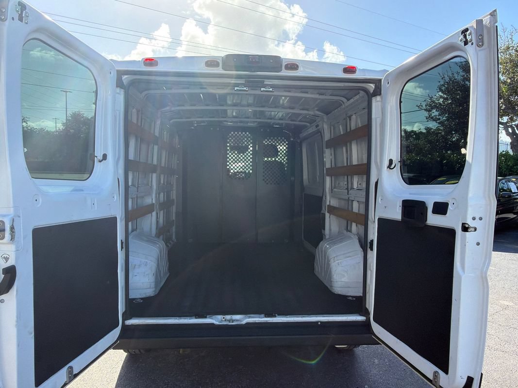 Used 2025 RAM ProMaster 2500 w/ U-Haul Equipment Group FWD image 5
