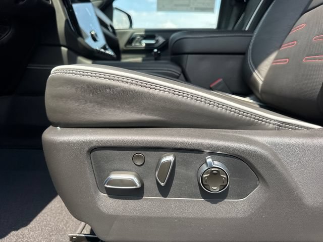 New 2026 GMC Yukon AT4 Ultimate AWD/4WD image 16