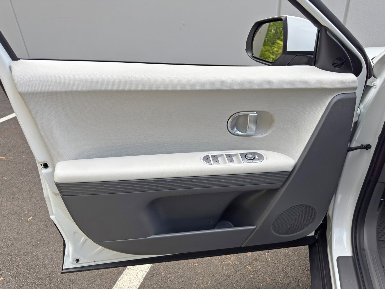 Used 2024 Hyundai Ioniq 5 SE RWD image 37