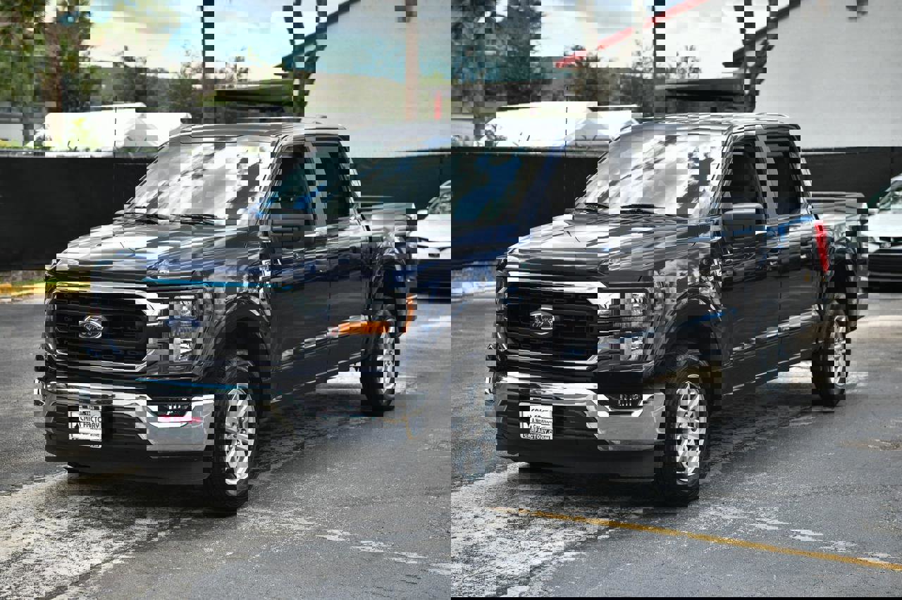 Used 2023 Ford F150 XLT image 3