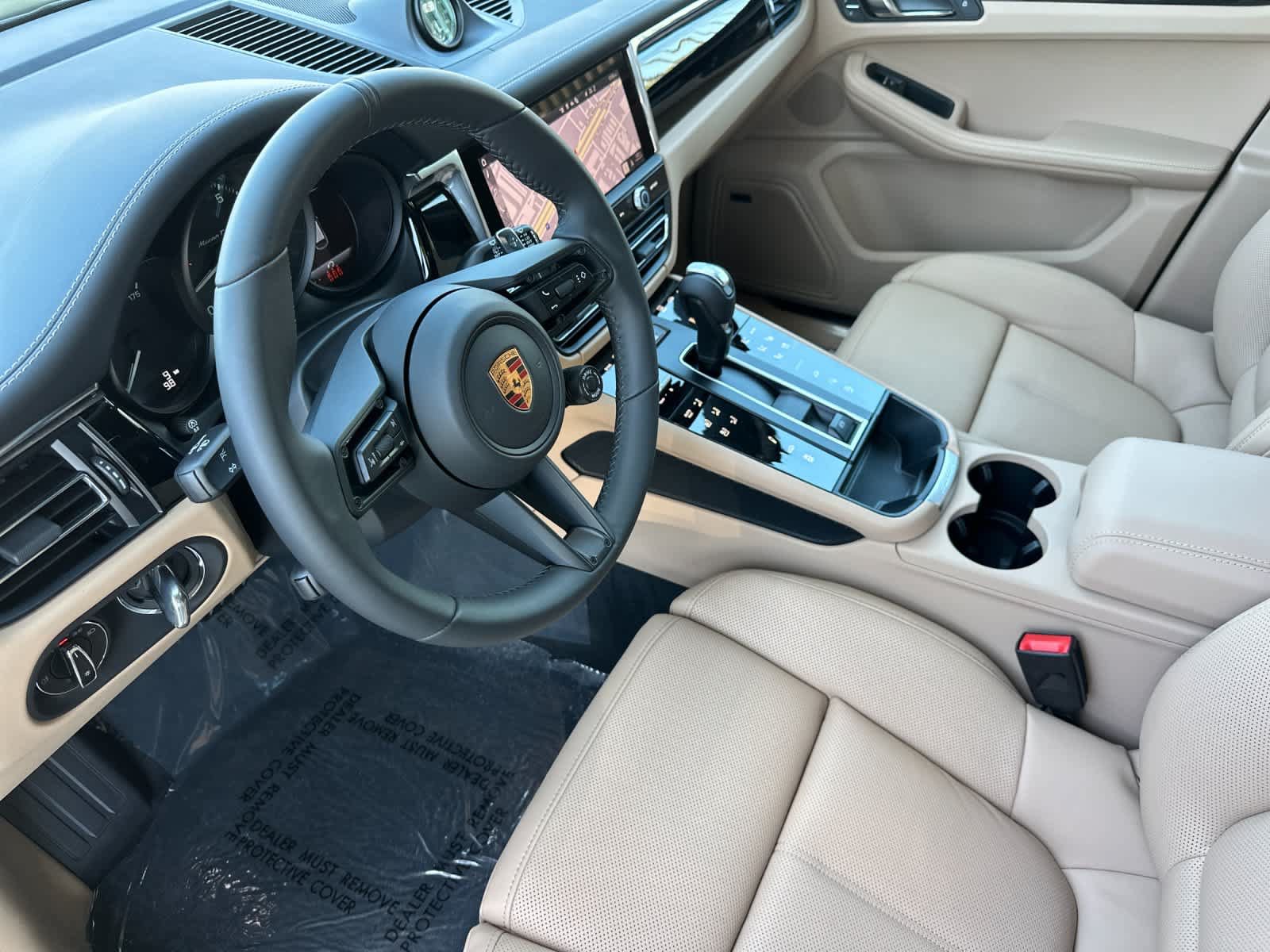 New 2026 Porsche Macan AWD/4WD image 4