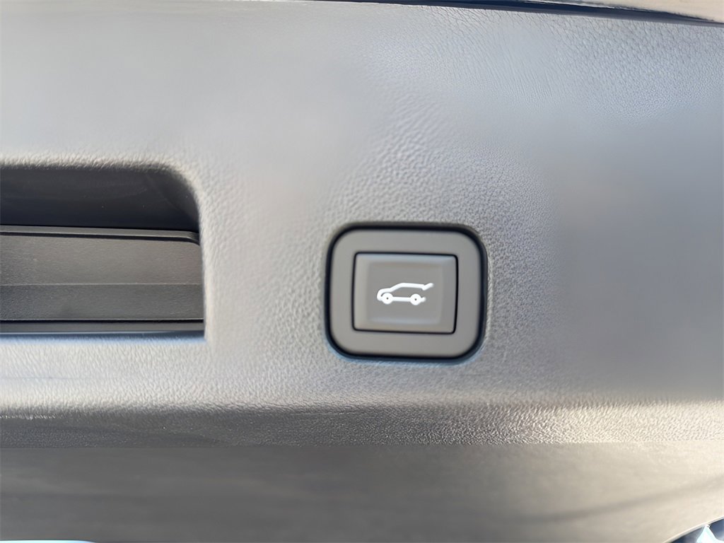 New 2025 Chevrolet Traverse LT image 10