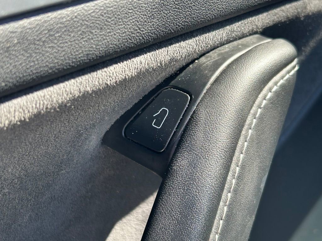 Used 2023 Tesla Model Y Long Range image 21