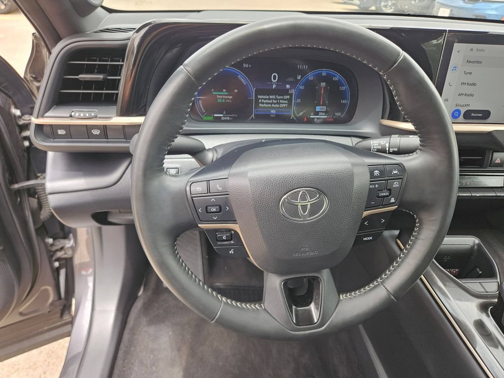 Used 2024 Toyota Crown AWD/4WD image 18