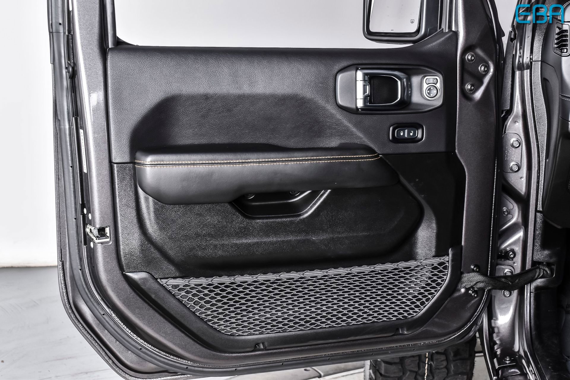 Used 2025 Jeep Wrangler Unlimited Sahara w/ Safety Group image 15