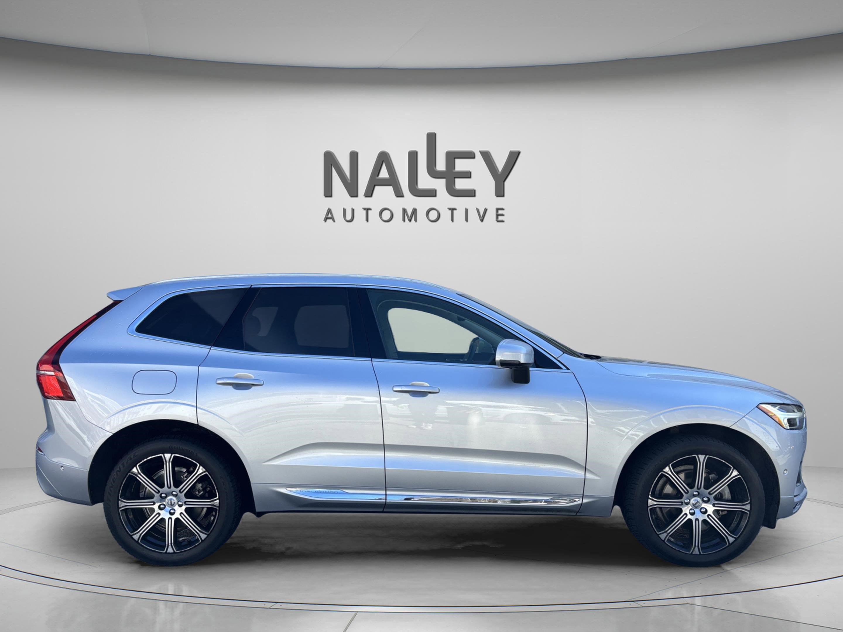 Used 2018 Volvo XC60 T6 Inscription w/ Luxury Seat Package image 5