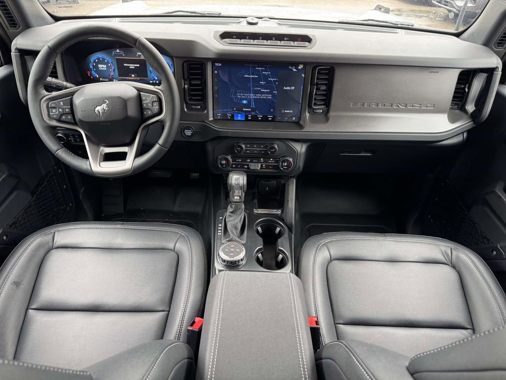 New 2025 Ford Bronco Badlands image 2