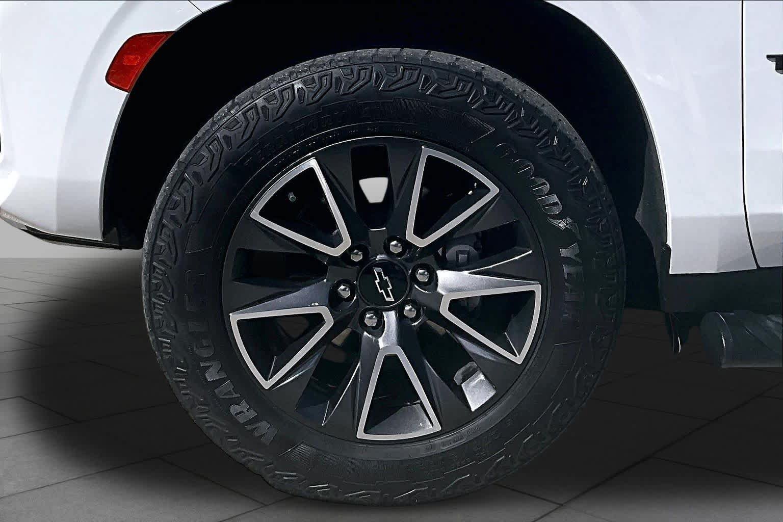Used 2023 Chevrolet Tahoe Z71 AWD/4WD image 11