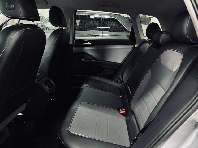 Used 2022 Volkswagen Taos SE w/ Driver Assistance Package AWD/4WD image 17