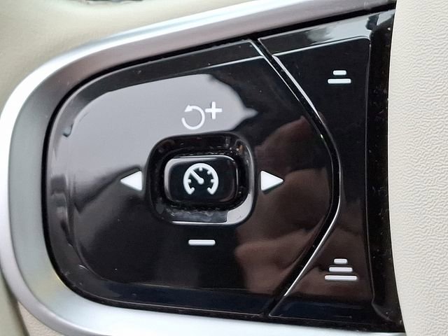 Used 2023 Volvo XC90 B5 Plus w/ Protection Package Premier image 26