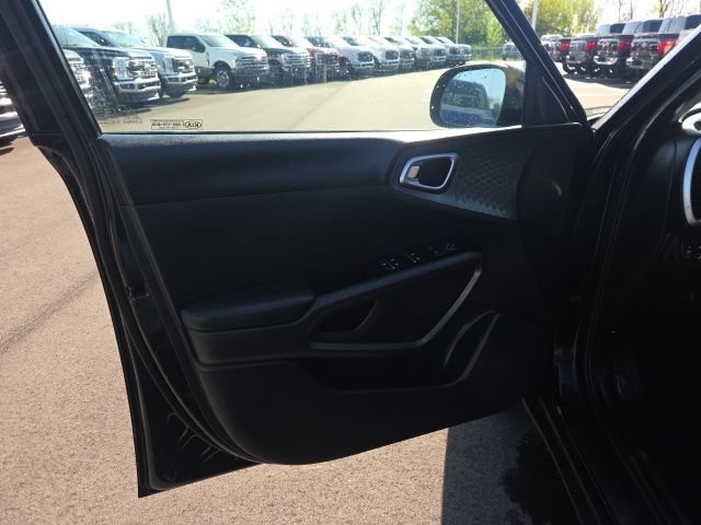 Used 2020 Kia Soul S FWD image 20